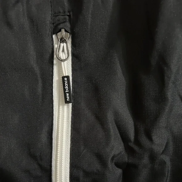 New Balance Men's Black and White Windbreaker - Picture 8 of 13